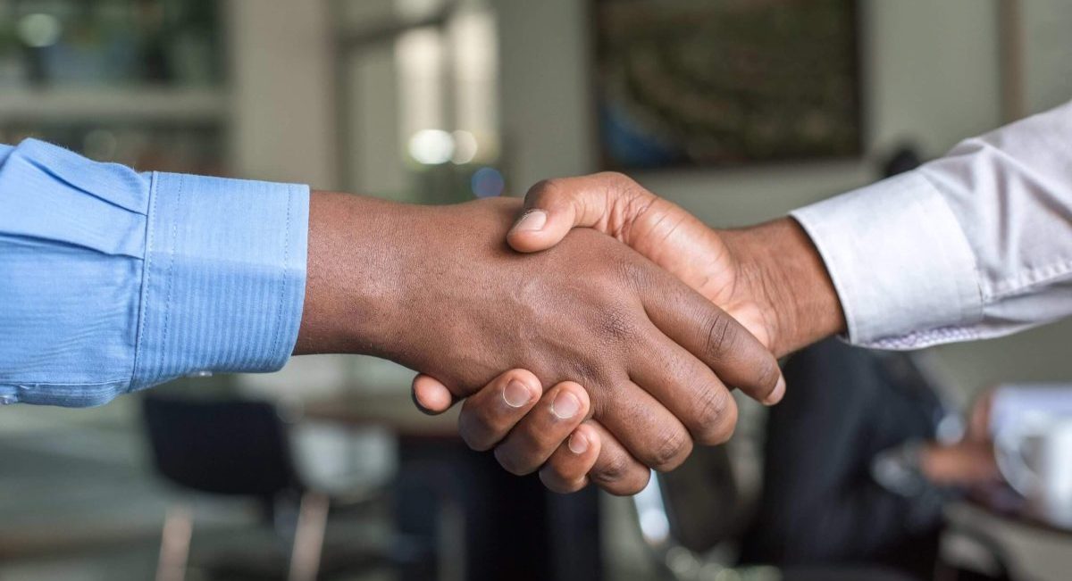Build Customer trust handshake